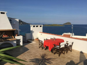 Bay watch Apartment close to the airport at PORTO RAFTI